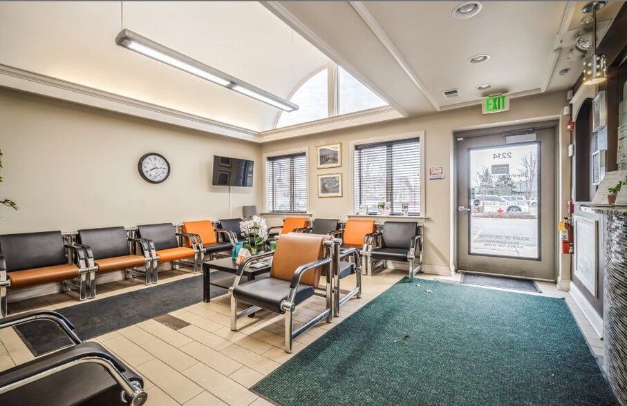 2214 Huntington Dr N, Algonquin, IL à vendre - Photo intérieure – Image 3 sur 7