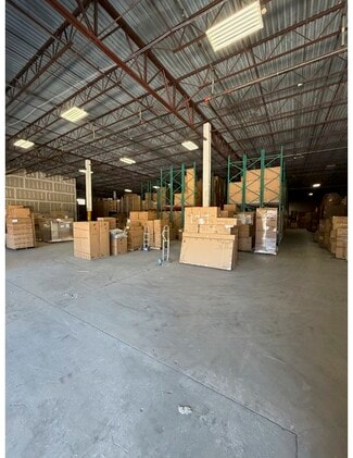 Plus de détails pour 2025 NW 15th Ave, Pompano Beach, FL - Industriel/Logistique à louer
