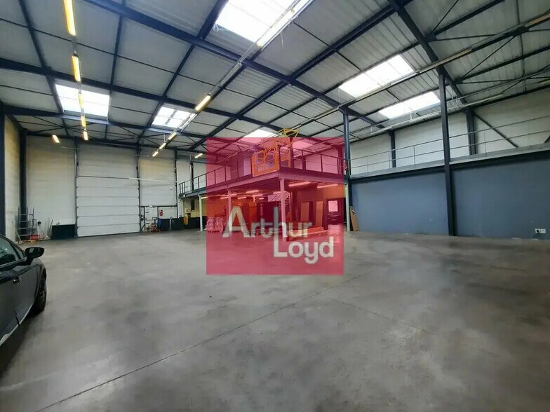 Industriel/Logistique dans Clermont-Ferrand à louer - Photo de l’immeuble – Image 1 sur 10