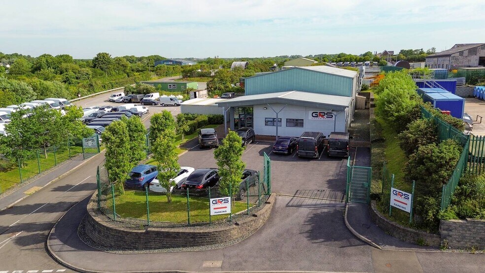 Unit 12 Priory Park, Milford Haven à louer - Photo de l’immeuble – Image 3 sur 6
