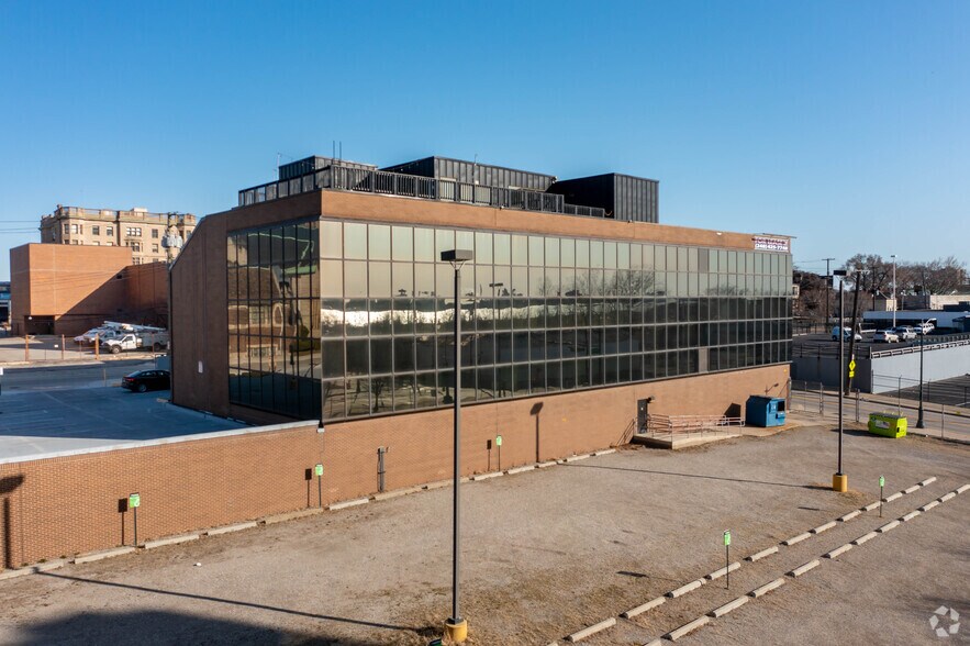 1000 Woodbridge St, Detroit, MI à louer - Photo de l’immeuble – Image 3 sur 9