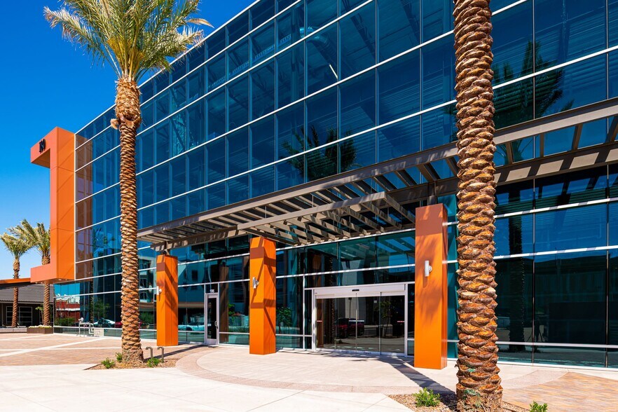 180 S Arizona Ave, Chandler, AZ à louer - Photo de l’immeuble – Image 2 sur 7