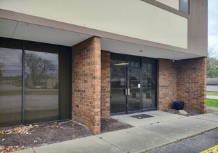 3636 Copley Rd, Akron, OH à louer Photo de l’immeuble– Image 1 sur 5
