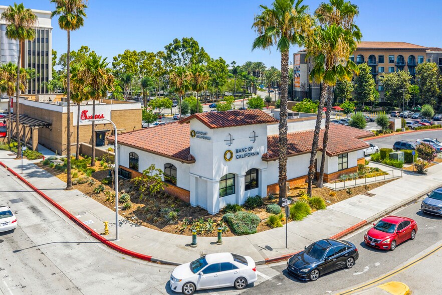 220 S Vincent Ave, West Covina, CA à vendre - Photo principale – Image 1 sur 6