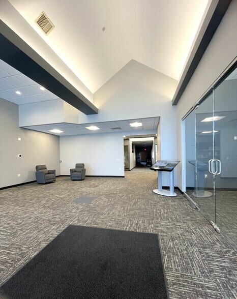 20855 Kensington Blvd, Lakeville, MN à louer - Photo de l’immeuble – Image 2 sur 19