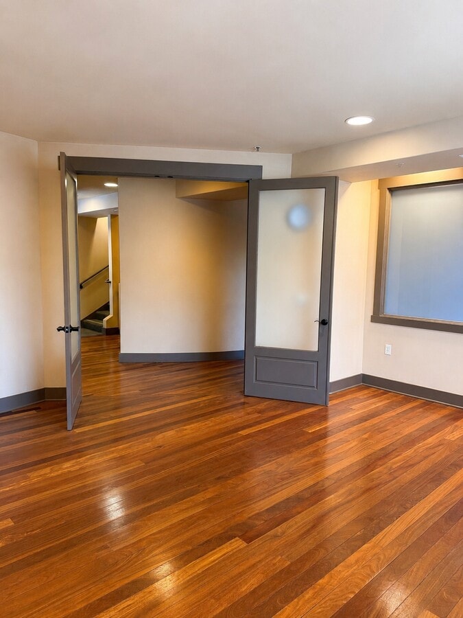 1030 Seminary St, Napa, CA 94559 - Lot C - - Photo intérieure - Image 1 of 10