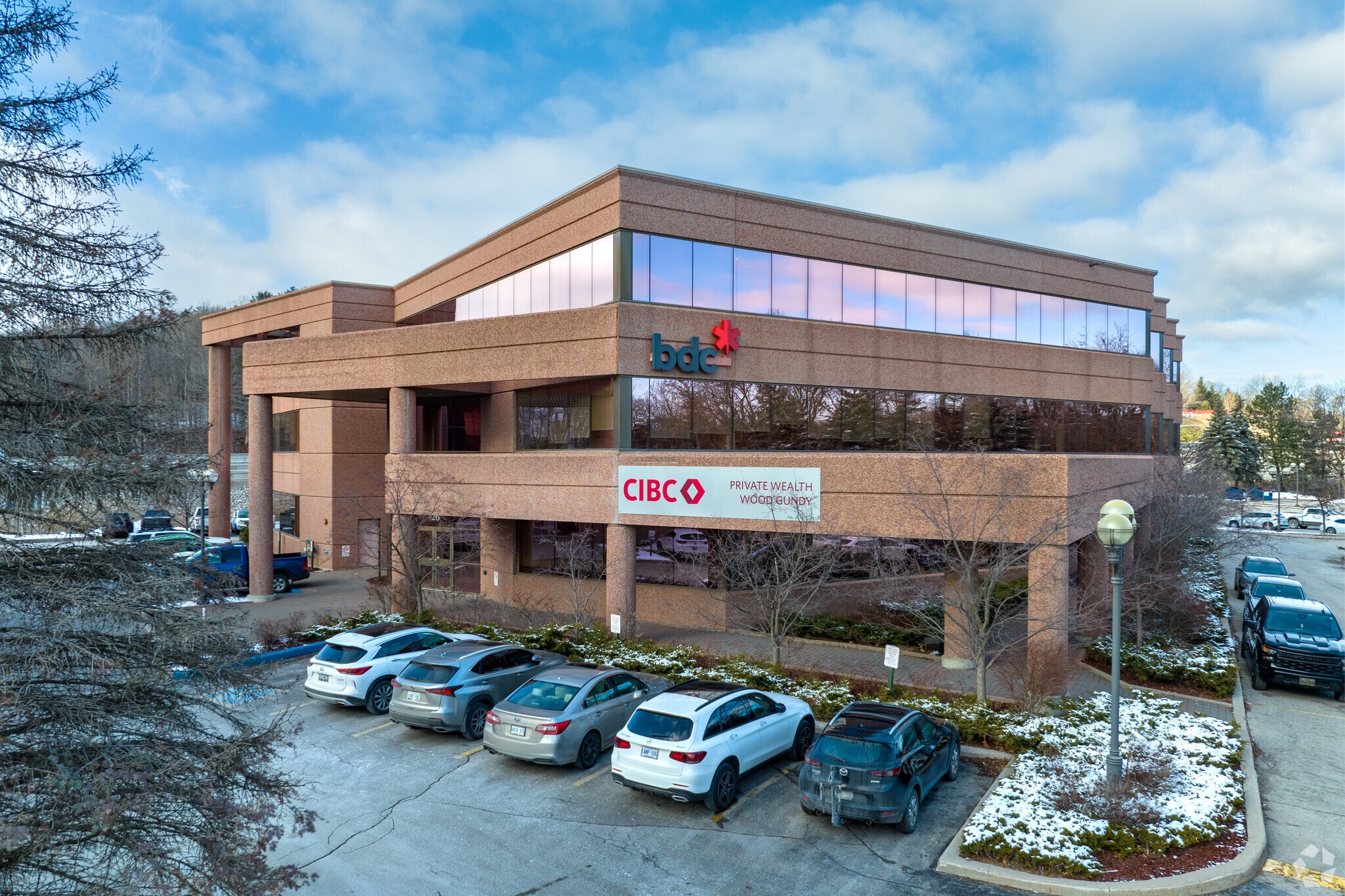 126 Wellington St, Barrie, ON à louer Photo principale– Image 1 sur 21