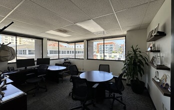 333 W Broadway, Long Beach, CA à louer Photo intérieure– Image 2 sur 9