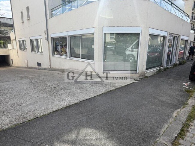 Plus de détails pour Local commercial à vendre