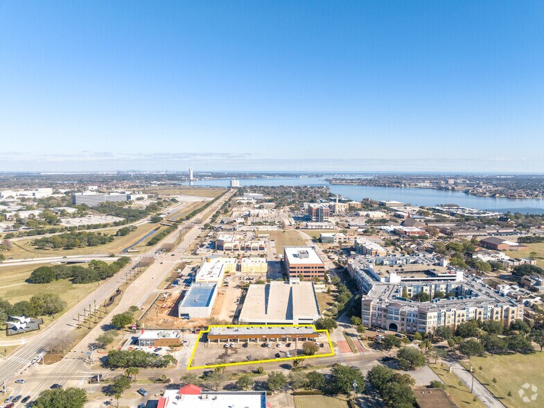 18027-18055 Point Lookout Dr, Houston, TX à louer - Photo de l’immeuble – Image 1 sur 4