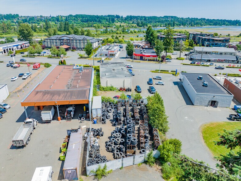 2275 Cliffe Av, Courtenay, BC à vendre - Photo de l’immeuble – Image 2 sur 5