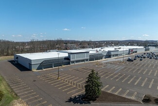 Plus de détails pour 725 S West End Blvd, Quakertown, PA - Local commercial à louer
