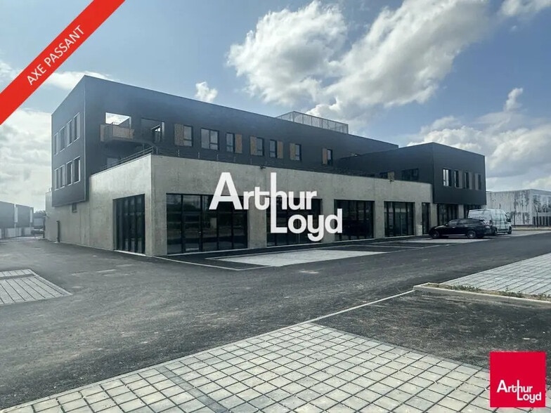 Local d’activités dans La Mézière à louer - Photo de l’immeuble – Image 1 sur 6