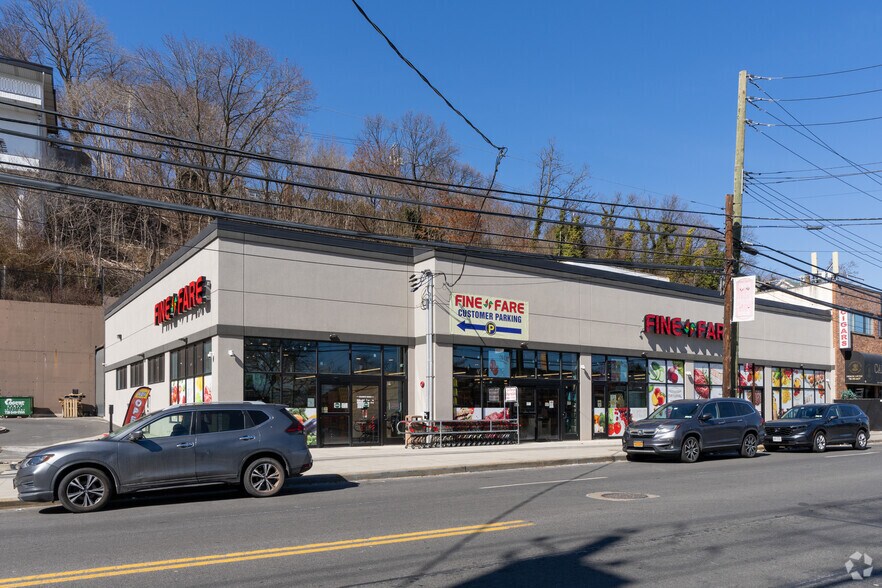 1689 Richmond Rd, Staten Island, NY à louer - Photo de l’immeuble – Image 3 sur 9