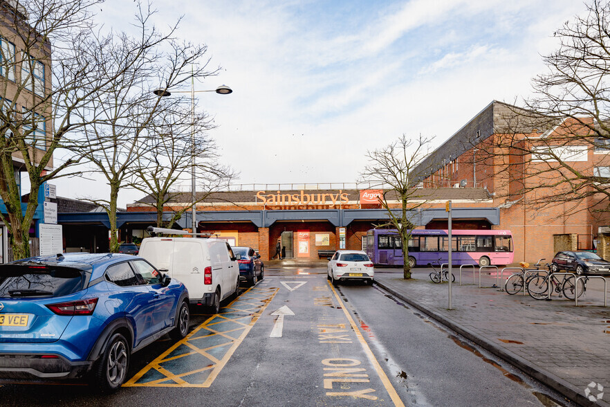 Darkes Ln, Potters Bar à louer - Photo de l’immeuble – Image 2 sur 2