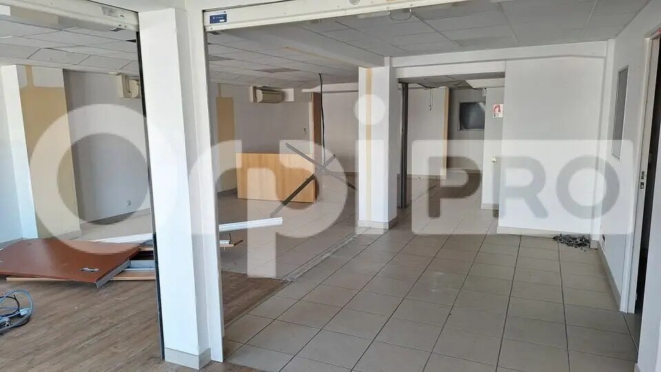 Local commercial dans Saint-Nazaire à vendre - Photo de l’immeuble – Image 2 sur 4