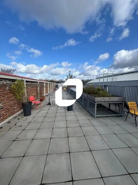 Bureau dans Pantin à louer - Photo de l’immeuble – Image 3 sur 6