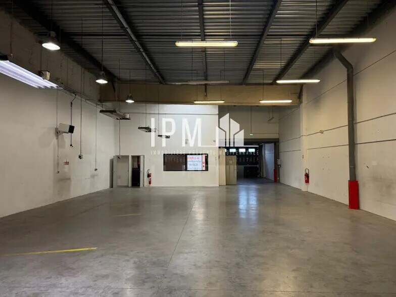 Local commercial dans Sorgues à louer - Photo de l’immeuble – Image 2 sur 7