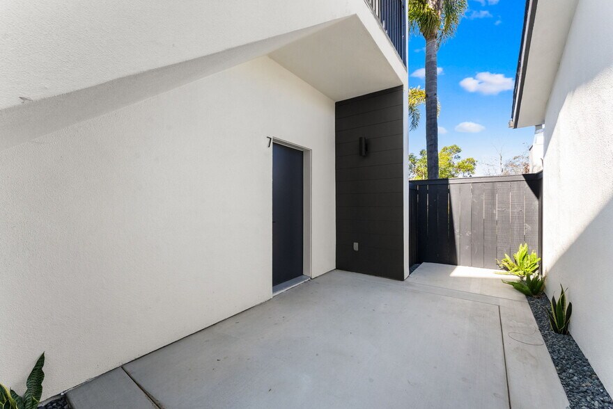 8353 Ivory Coast Dr, San Diego, CA à vendre - Photo de l’immeuble – Image 3 sur 101