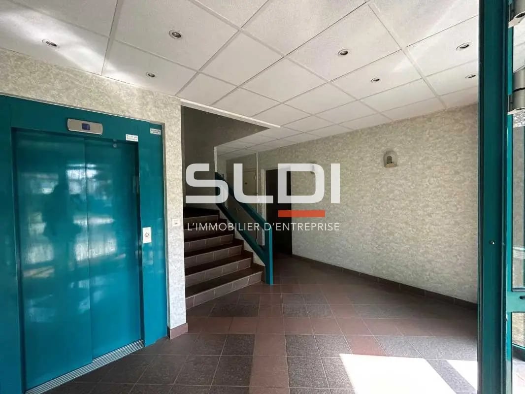 Rue Benoit Bennier, Charbonnières-les-Bains à louer Hall d’entrée– Image 1 sur 12