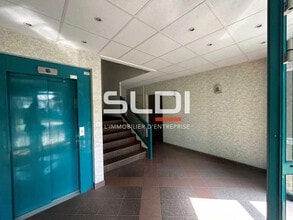 Rue Benoit Bennier, Charbonnières-les-Bains à louer Hall d’entrée– Image 1 sur 12