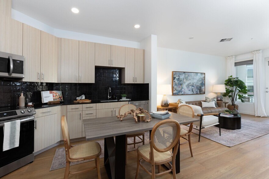 126 N Rollins Rd, Millbrae, CA à louer - Photo intérieure – Image 3 sur 82