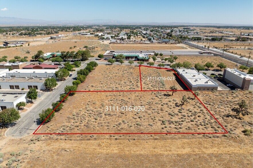 W 11th St, Palmdale, CA à vendre - Photo de l’immeuble – Image 2 sur 5