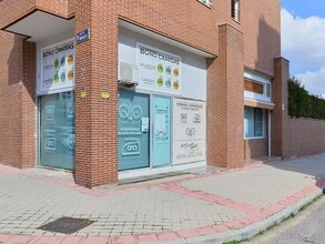 Local commercial dans Madrid, Madrid à louer Photo de l’immeuble– Image 1 sur 17