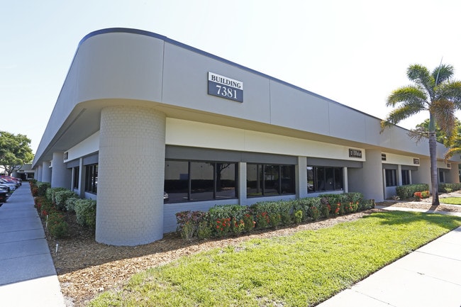Plus de détails pour 7381 114th Ave, Largo, FL - Bureau, Local d'activités à louer