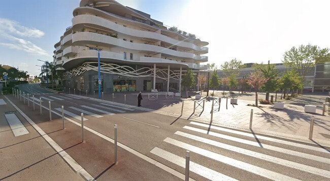 Plus de détails pour Local commercial à louer