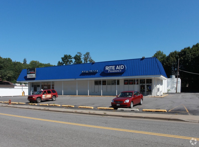 94 Chestnut St, Oneonta, NY à vendre - Aérien – Image 2 sur 3