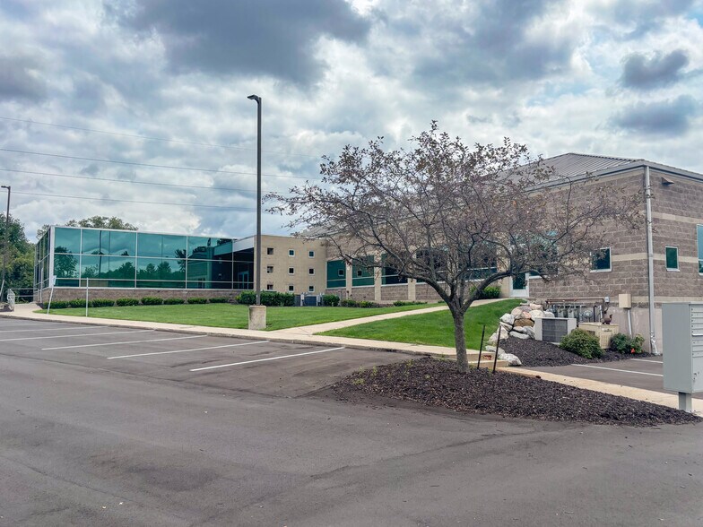 4079 Park East Ct SE, Grand Rapids, MI à vendre - Photo de l’immeuble – Image 2 sur 23