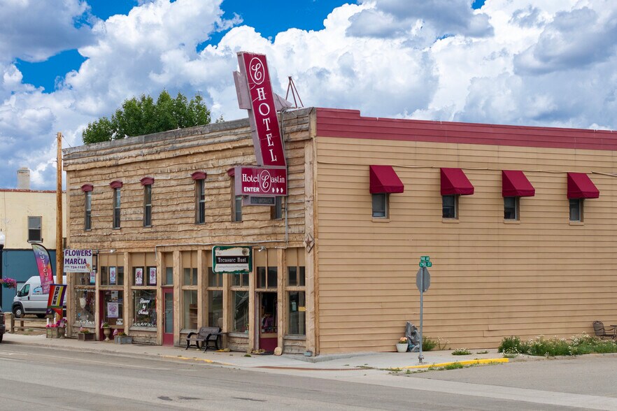 104 2nd St S, Kremmling, CO à vendre - Photo de l’immeuble – Image 1 sur 51