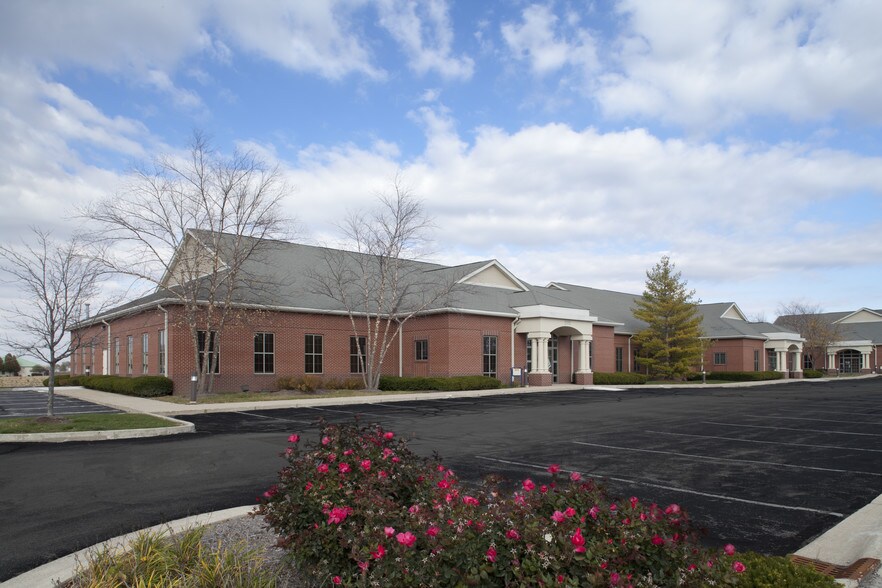 2302-2350 S Dixon Rd, Kokomo, IN à louer - Photo de l’immeuble – Image 1 sur 4