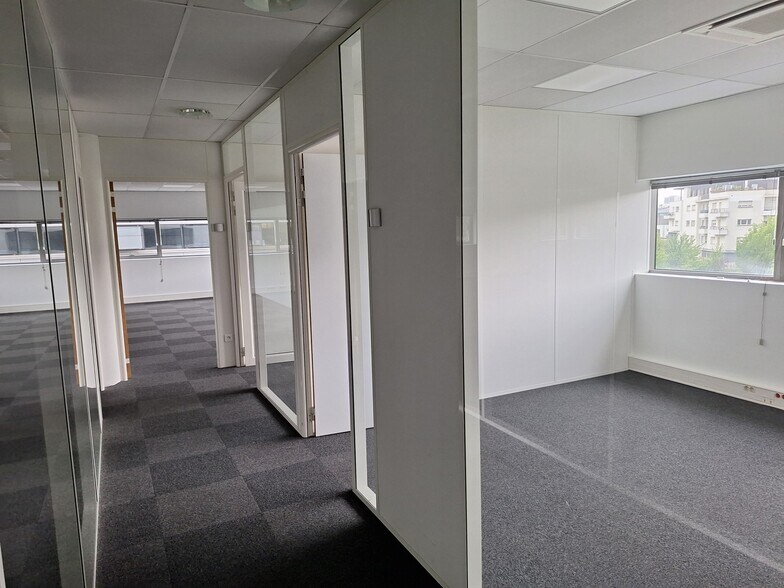 9 Avenue Raymond Manaud, Bruges à louer - Photo de l’immeuble – Image 3 sur 5