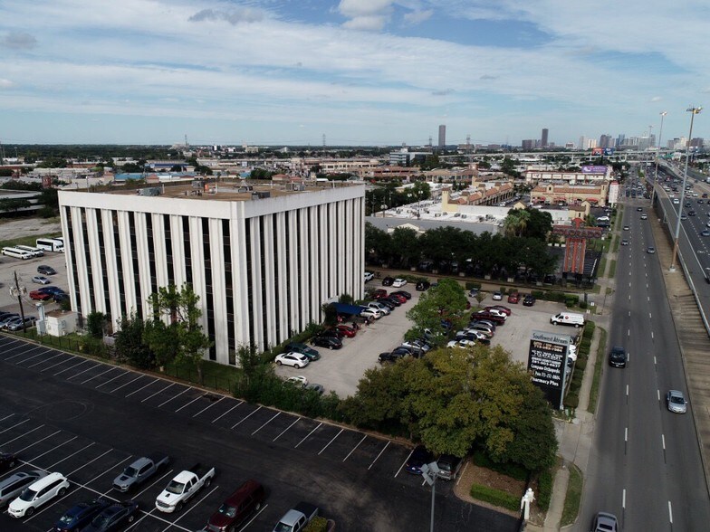 6776 Southwest Fwy, Houston, TX à louer - Aérien – Image 2 sur 13