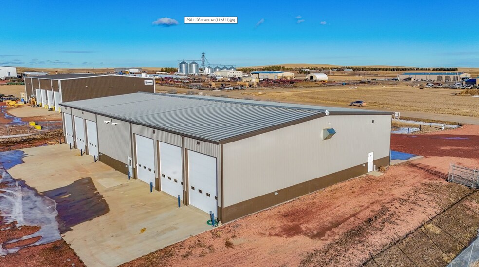 2981 109th Ave SW, Dickinson, ND à louer - Photo de l’immeuble – Image 3 sur 28