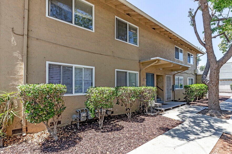 1179 Mesa Dr, San Jose, CA à vendre - Photo de l’immeuble – Image 1 sur 20