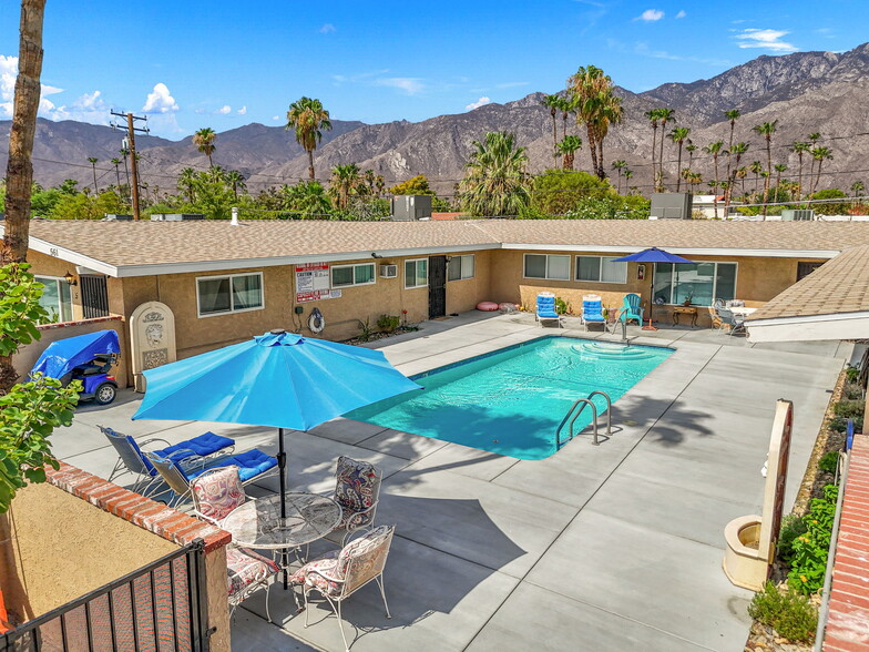 561 S Highland Dr, Palm Springs, CA à vendre - Photo de l’immeuble – Image 3 sur 72