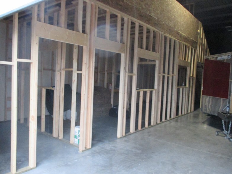 4807 32nd St SE, Calgary, AB à louer - Photo intérieure – Image 2 sur 22