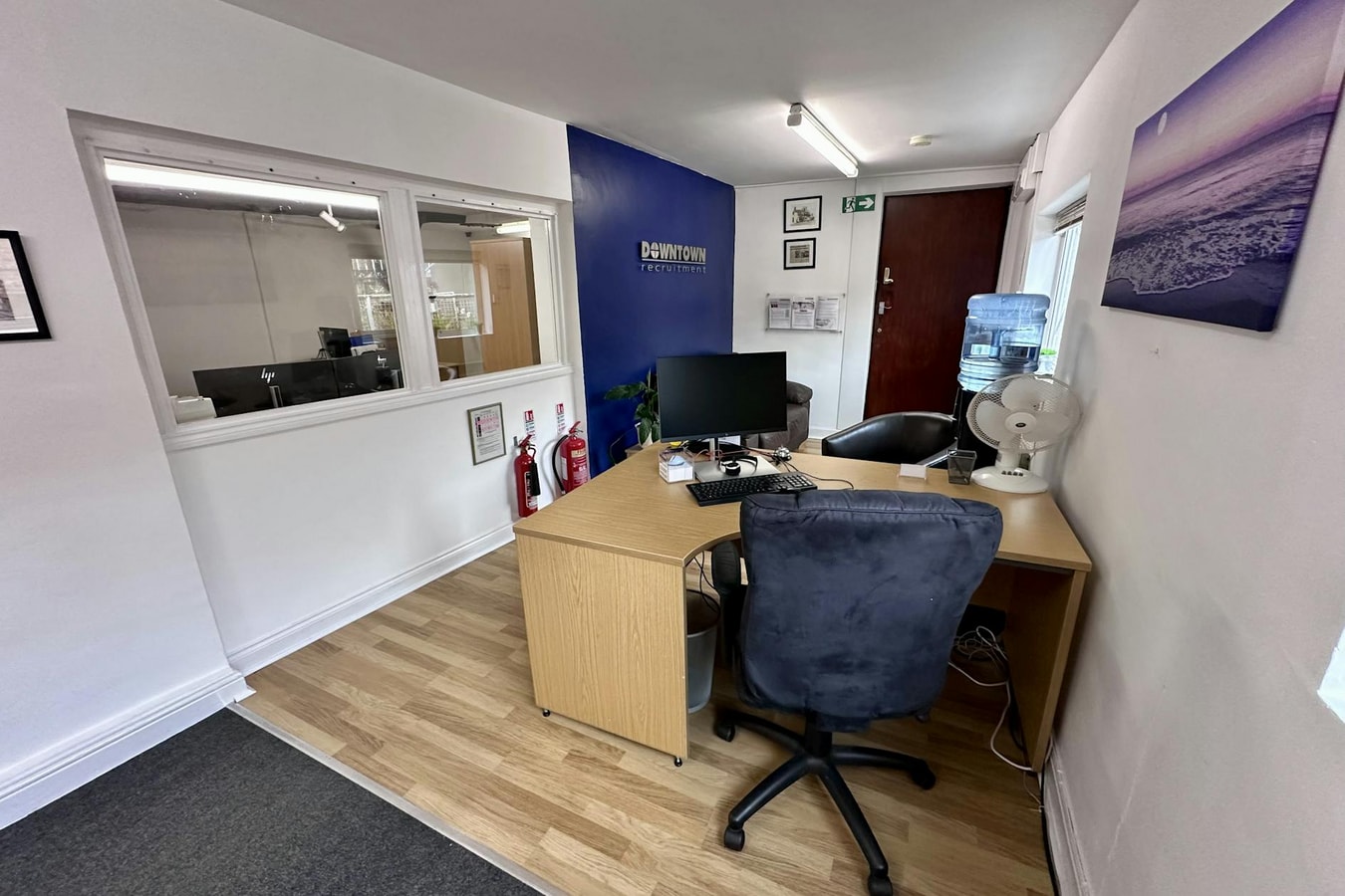 109 High St, Thame, OXF OX9 3DZ - Lot Rear - - Photo intérieure - Image 2 of 7