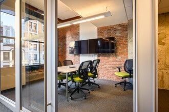 163 W Hastings St, Vancouver, BC à louer Photo intérieure– Image 2 sur 6