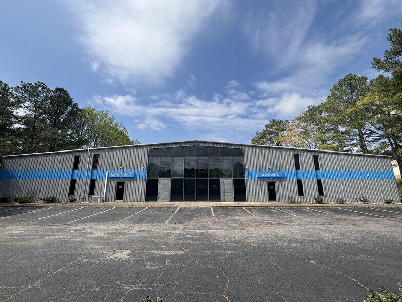 136 Industrial Dr, Birmingham, AL à louer - Photo de l’immeuble – Image 1 sur 4