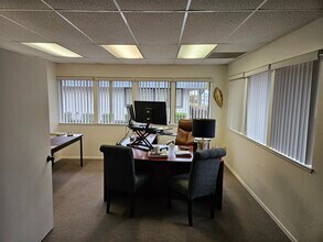 1098 Melody Ln, Roseville, CA à louer Photo intérieure– Image 2 sur 7