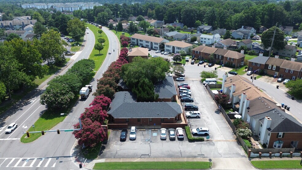 1520 Stonemoss Ct, Virginia Beach, VA à louer - Photo de l’immeuble – Image 3 sur 8