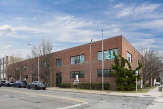 Plus de détails pour 66-70 Randall Ave, Rockville Centre, NY - Industriel/Logistique à louer