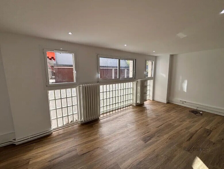 Local commercial dans Boulogne-Billancourt à louer - Photo de l’immeuble – Image 3 sur 9
