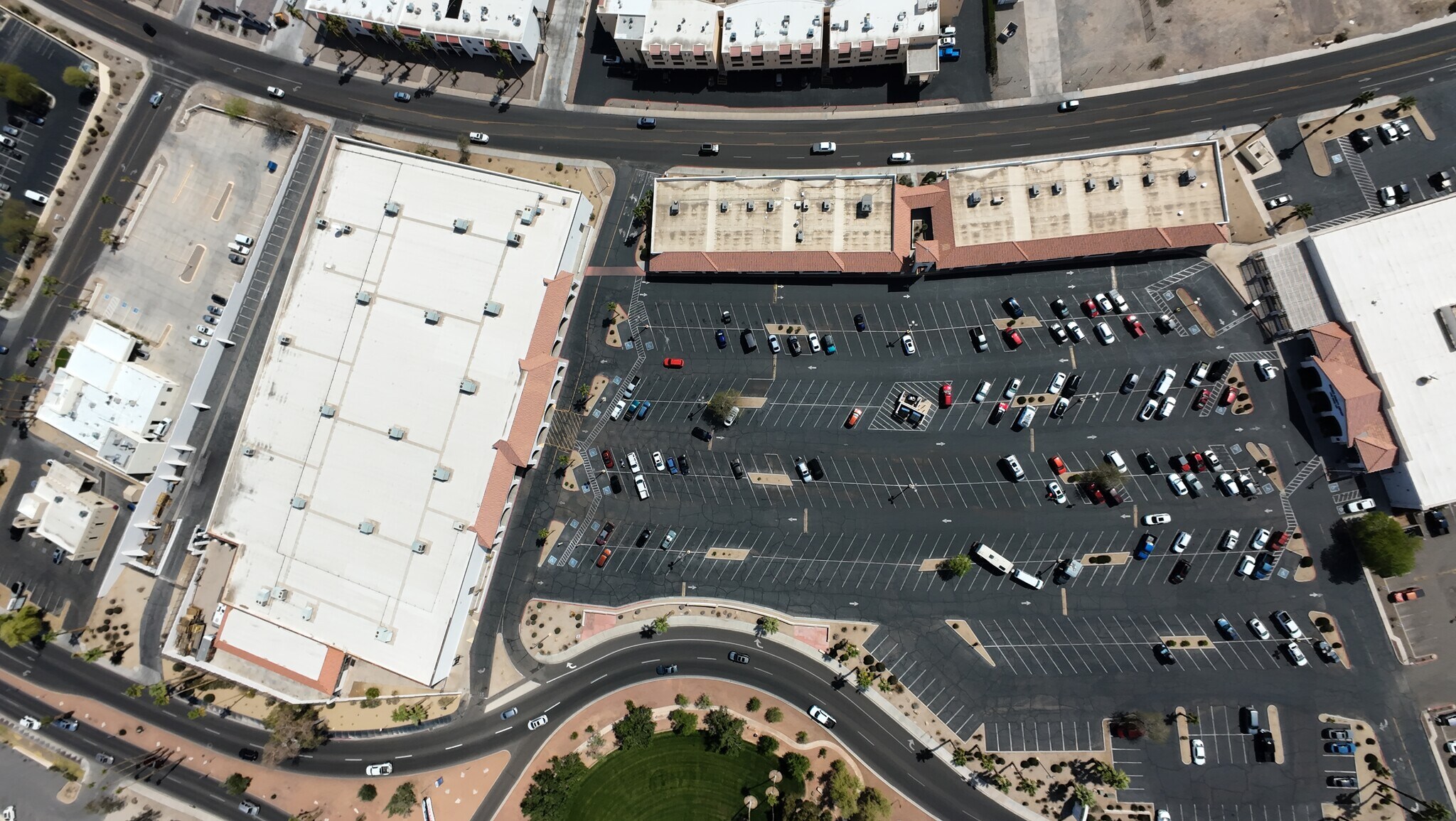 1850-1870 Mcculloch Blvd N, Lake Havasu City, AZ à vendre Photo principale– Image 1 sur 18