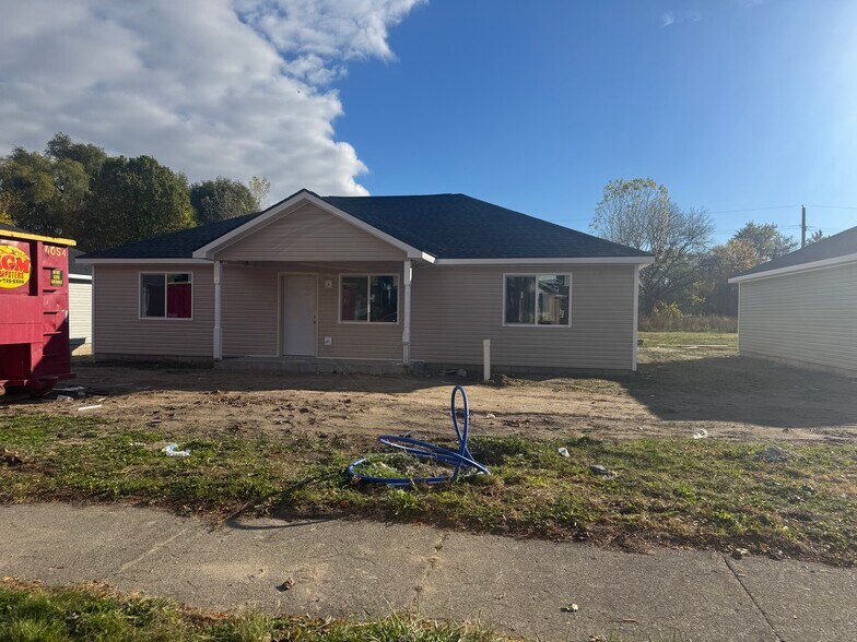 7x Wellington Ave + 21 Potential Studios portefeuille de 2 biens à vendre sur LoopNet.fr - Photo de l’immeuble – Image 3 sur 6