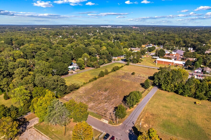 214 Phoenix Street, Statesville, NC à vendre - Aérien – Image 3 sur 4